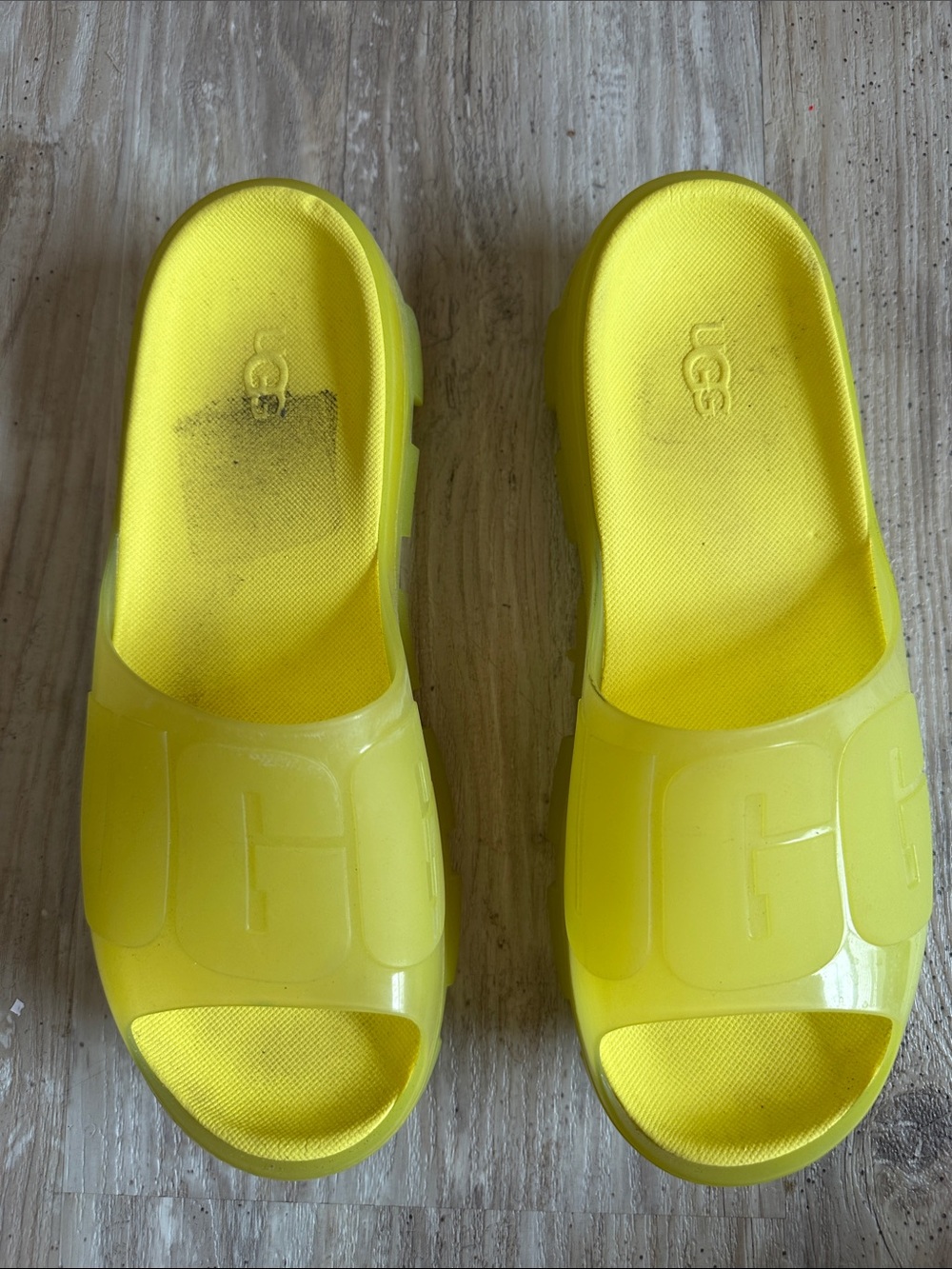 UGG Pillow Cushy Yellow Slide Sandals size 8